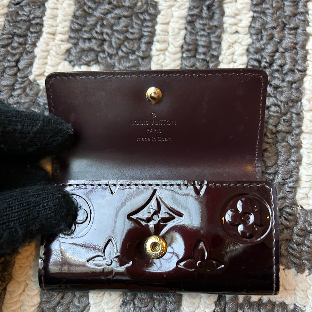 LOUIS VUITTON VERNIS 4 ring key holder - Picture 9 of 16